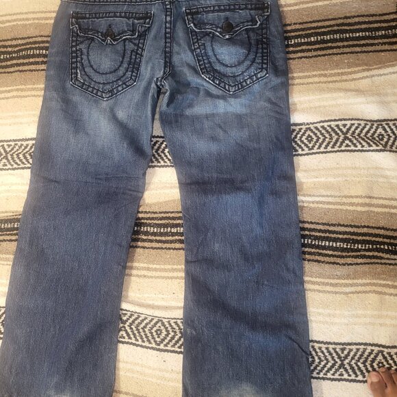 Variety of designer jeans - Picture 8 of 16
